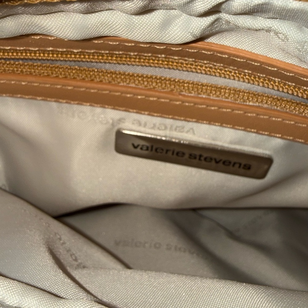 NWT Valerie Stevens Woven Clutch in Tan - Picture 4 of 6